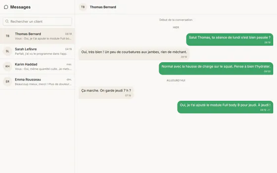Conversation entre une coach et son client dans la messagerie I Train With You (données de démonstration)